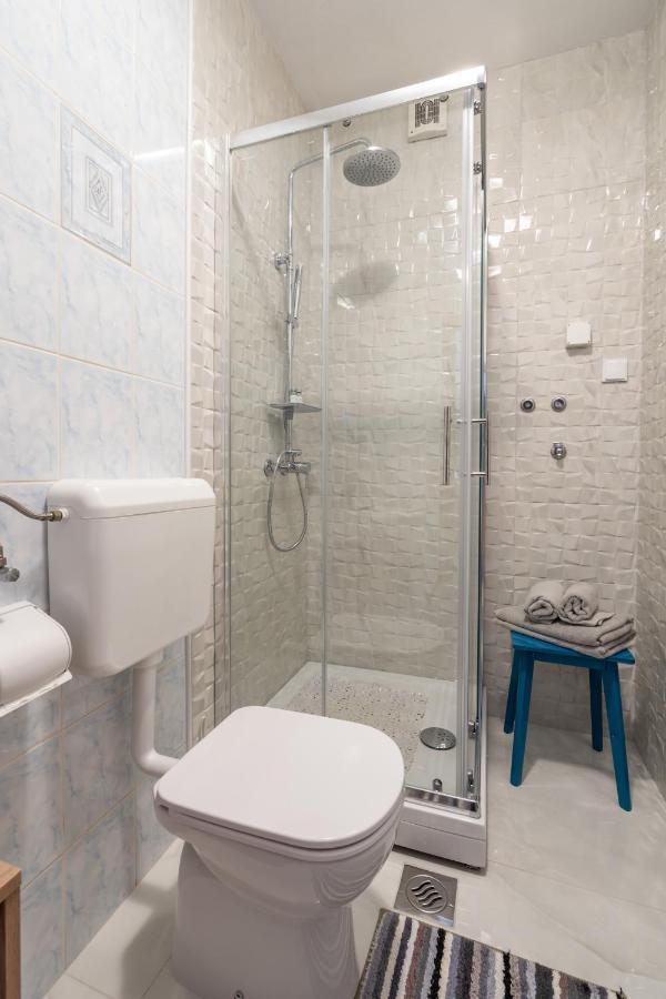 Alto 1 Studio Apartment Ровин Екстериор снимка