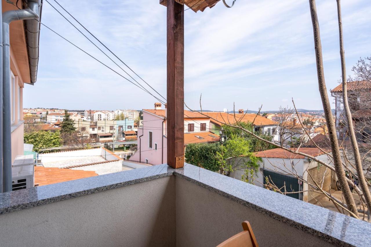 Alto 1 Studio Apartment Ровин Екстериор снимка