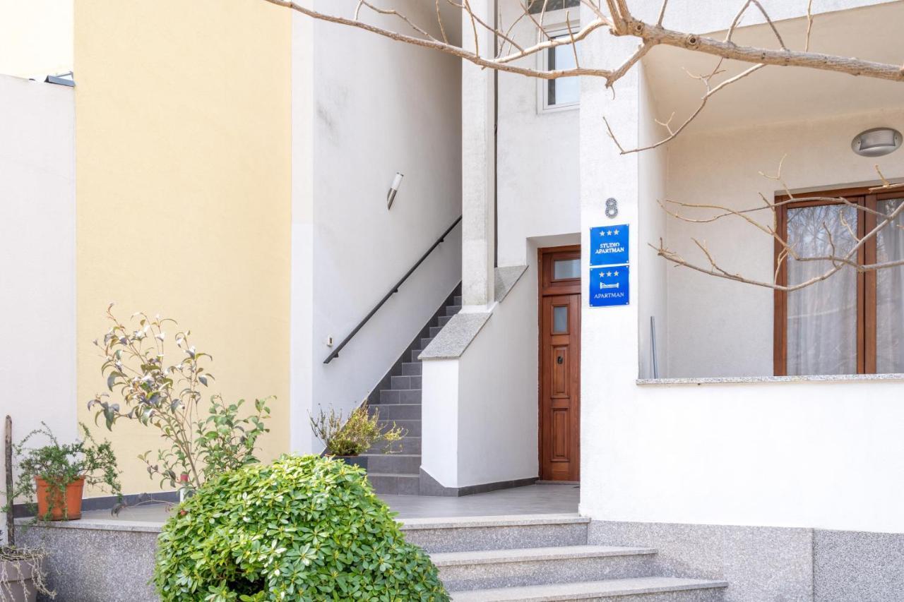 Alto 1 Studio Apartment Ровин Екстериор снимка